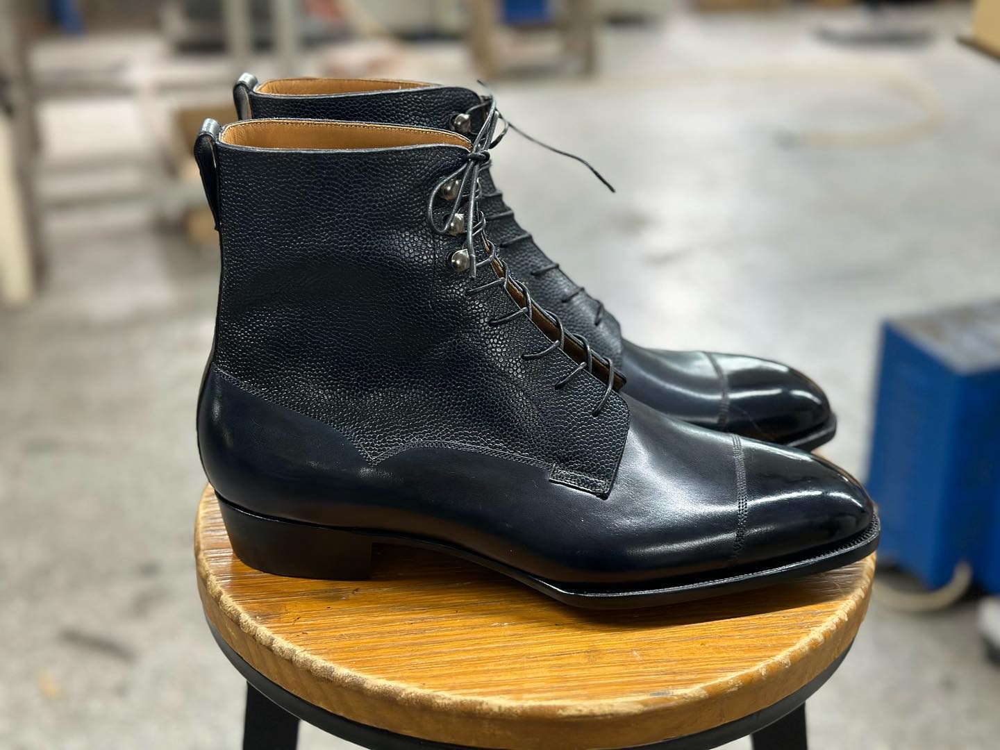 ZANE - CRUST LEATHER CAP TOE DERBY BOOTS