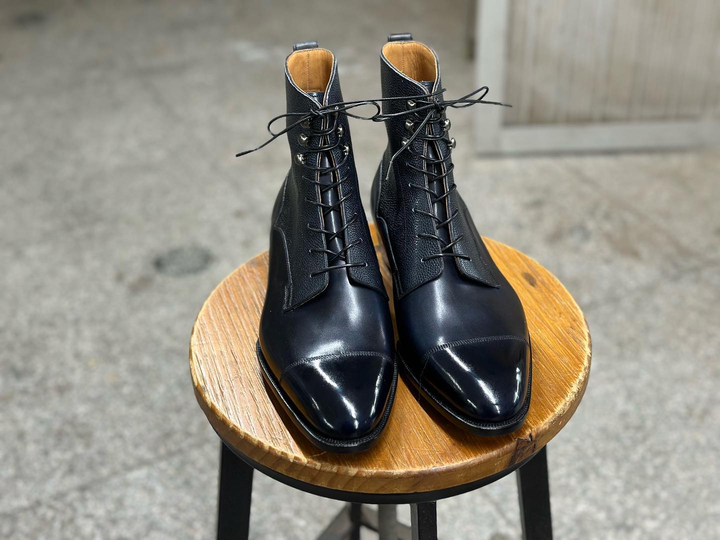 ZANE - CRUST LEATHER CAP TOE DERBY BOOTS