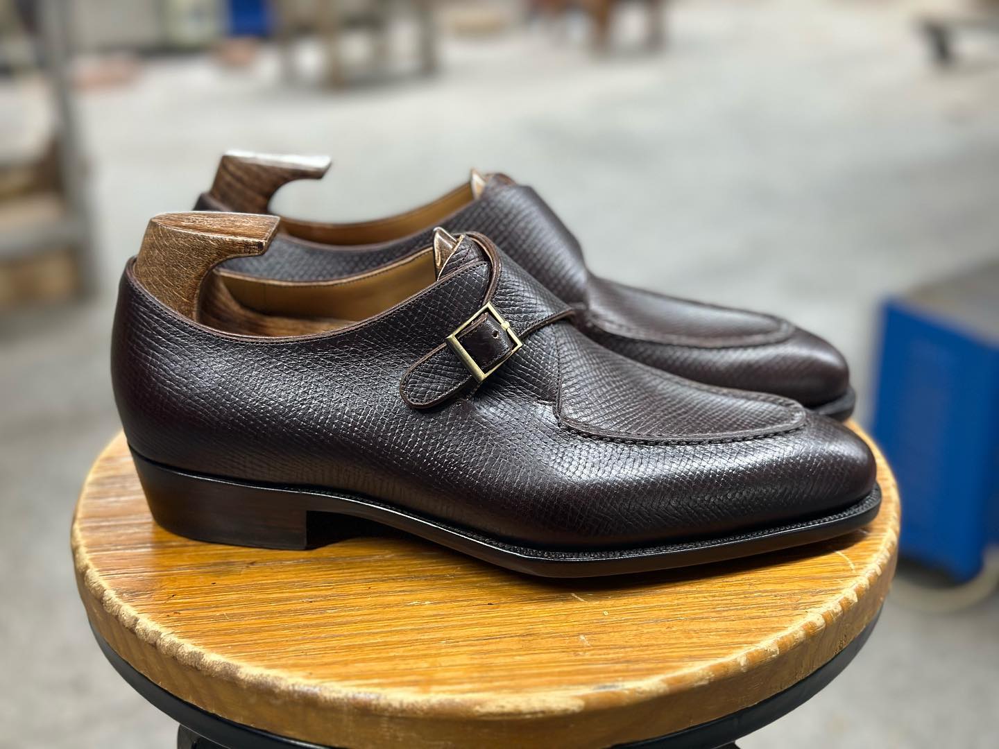 ADLER - RED BROWN SPLIT TOE SINGLE MONK LOAFERS