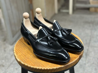 EDEN FIDDLEBACK | BLACK TASSEL LOAFERS