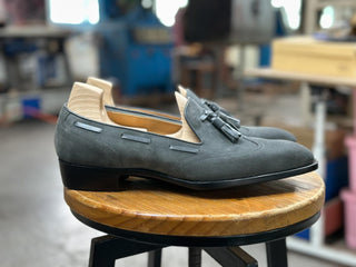 BRIGGS FIDDLEBACK | GREY SUEDE TASSEL LOAFERS