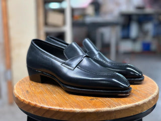 SCOTT - BLACK SPLIT TOE TWISTED PENNY LOAFERS