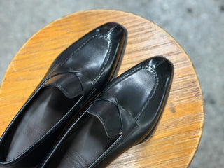 SCOTT - BLACK SPLIT TOE TWISTED PENNY LOAFERS