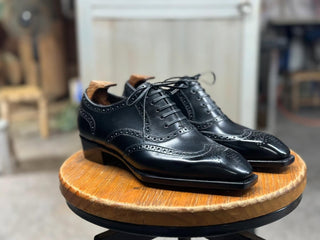 RICHARD FIDDLEBACK | BLACK FULL BROGUE OXFORDS