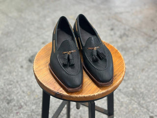 NORMAN FIDDLEBACK | BLACK LEATHER TASSEL LOAFERS