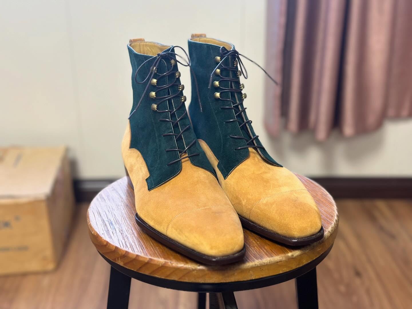 MILTON - TAN AND BLACK SUEDE DERBY BOOTS