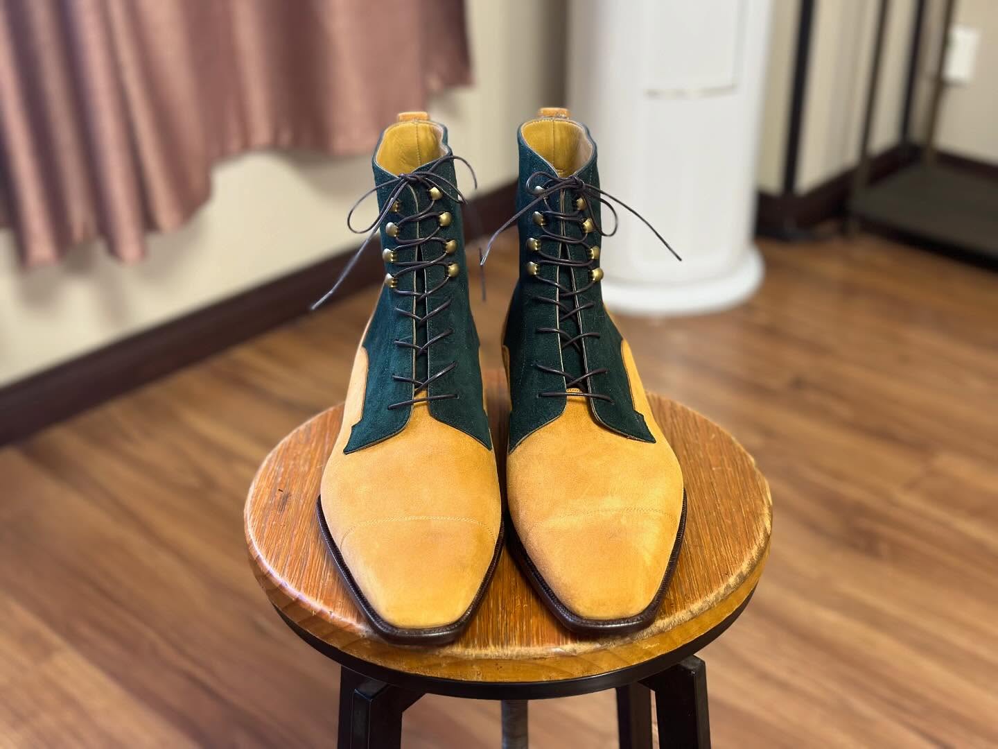 MILTON - TAN AND BLACK SUEDE DERBY BOOTS