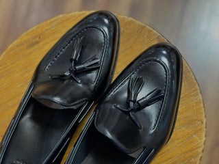 IRWIN FIDDLEBACK | BLACK TASSEL LOAFERS