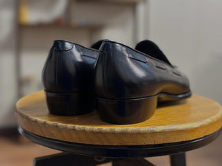 IRWIN FIDDLEBACK | BLACK TASSEL LOAFERS