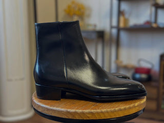 ELTON - BLACK MIRROR GLOSSED CHELSEA BOOTS