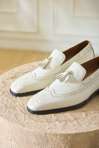 ARDEN 01 - WHITE WINGTIP TASSEL LOAFERS