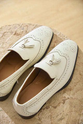 ARDEN 01 - WHITE WINGTIP TASSEL LOAFERS
